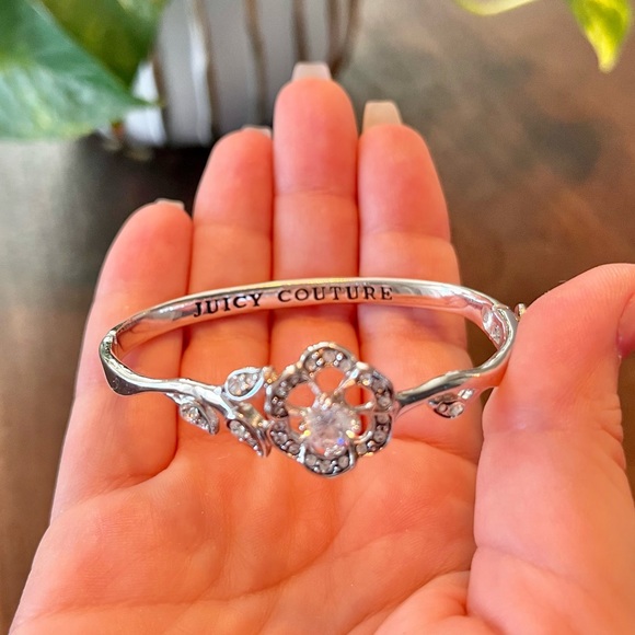 Juicy Couture Necklace & Bracelet Set - Picture 9 of 13